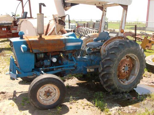 Salvage ford tractor 4610 #8