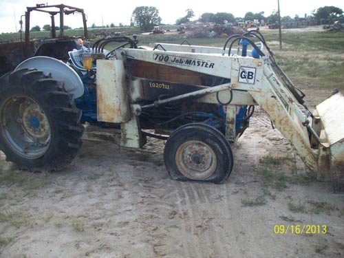 Tractor salvage ford 4000 #2